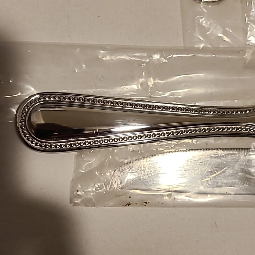 Towle Beaded Antique 18/10 Vietnam Flateware Fork Spoon Knife (Bundle of 14) - Picture 8 of 15